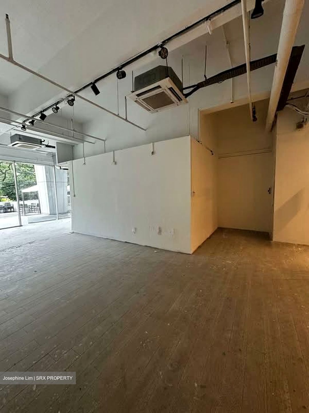 Ct Hub (D12), Retail #526334381